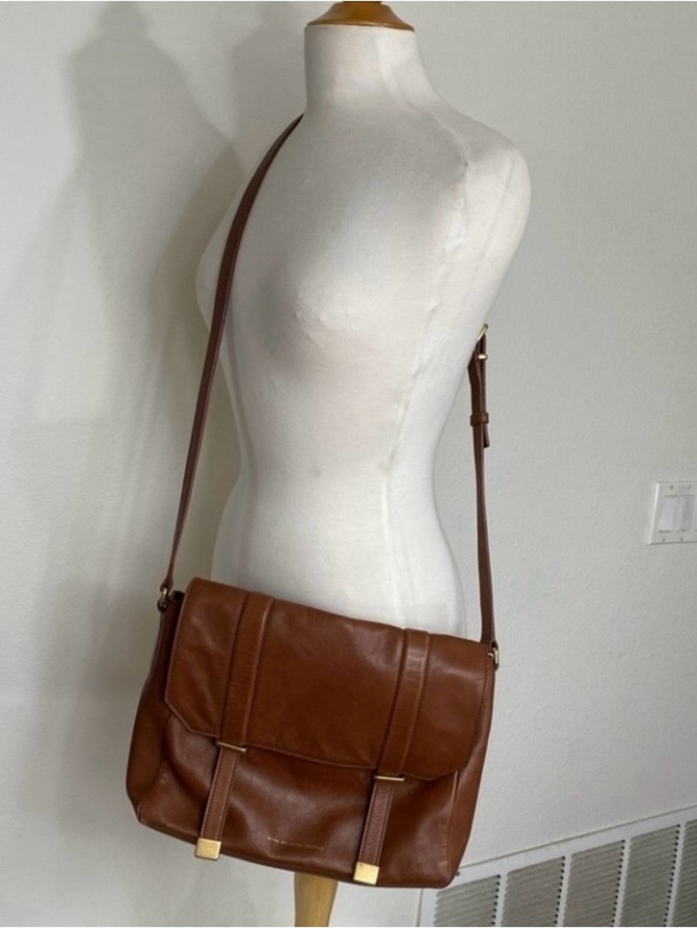 Marc by Marc Jacobs Women's Cognac Leather Flap Large Messenger Bag Streetwear